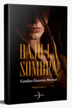 BAJO LA SOMBRA